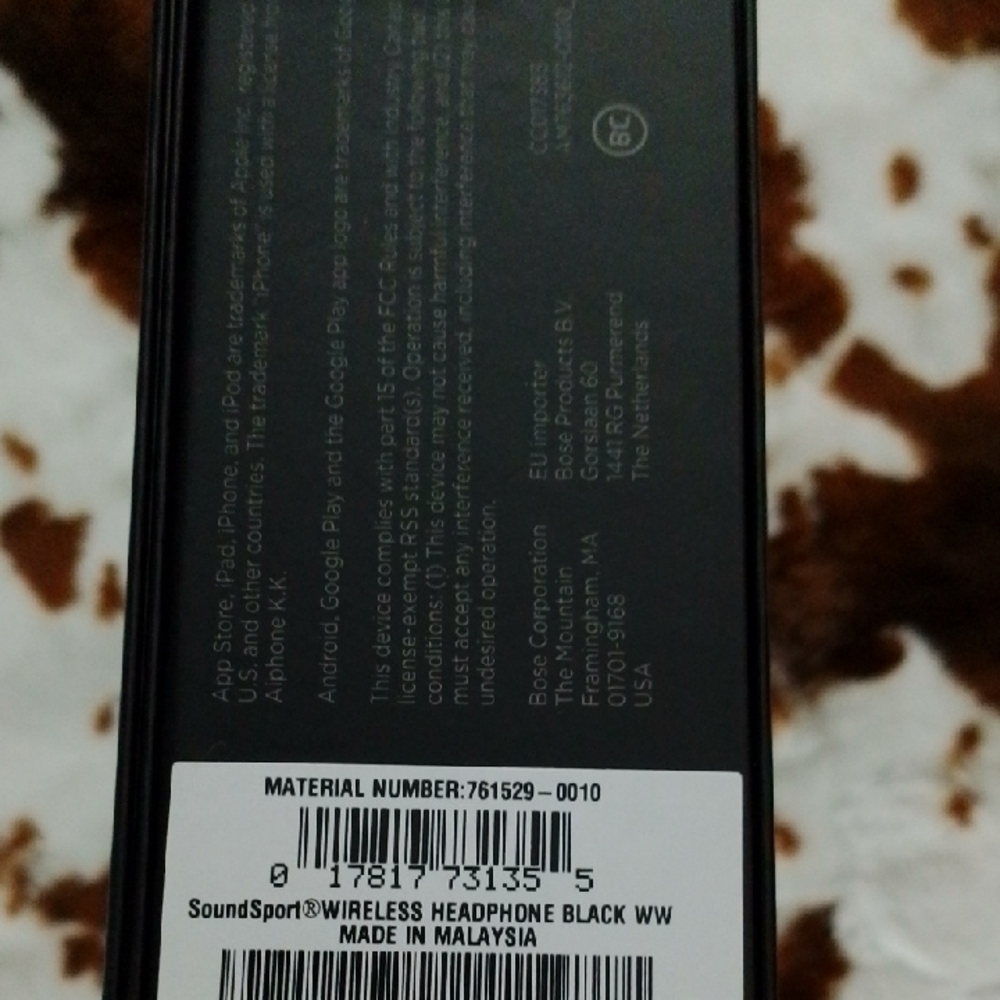 Bose SoundSport Wireless Earbuds - Dark Gray - Picture 3 of 10